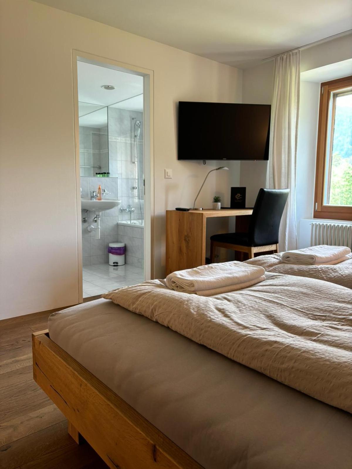 Landgasthof Zum Glenner Ilanz/Glion ภายนอก รูปภาพ
