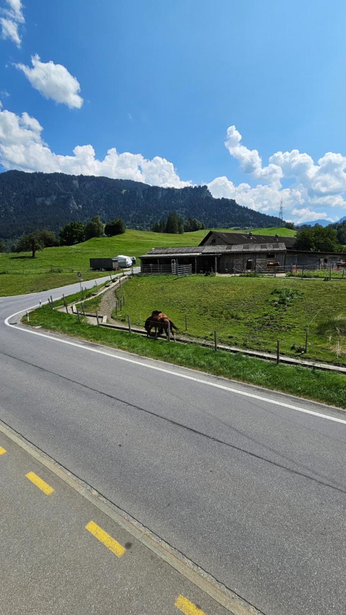Landgasthof Zum Glenner Ilanz/Glion ภายนอก รูปภาพ